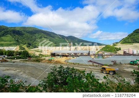 2024 年 9 月，從秋田縣上游觀景台看成瀨水壩施工現場 118778204