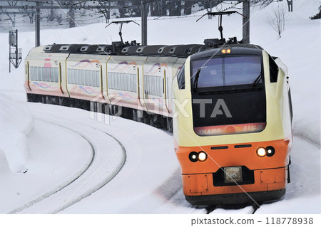 E653 series Inaho color Joetsu Line E653 series Inaho color Joetsu Line 118778938