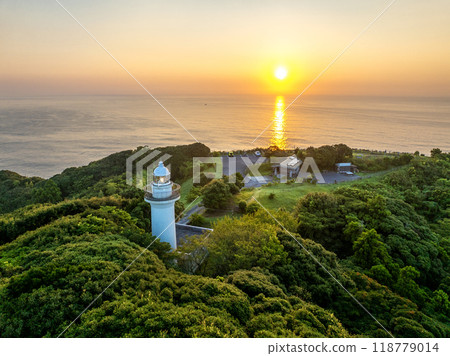 Taitozaki Lighthouse and the summer sunrise (Isumi City, Chiba Prefecture) 118779014