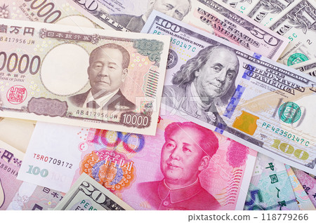 Japanese, American and Chinese banknotes Japanese, American and Chinese banknotes 118779266