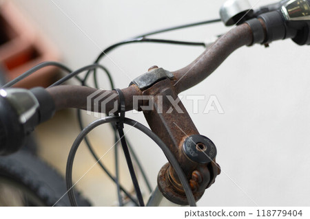 生鏽的自行車 118779404
