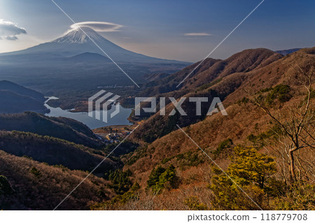 Mount Fuji and Lake Shoji covered in clouds as seen from Shoji Pass 118779708