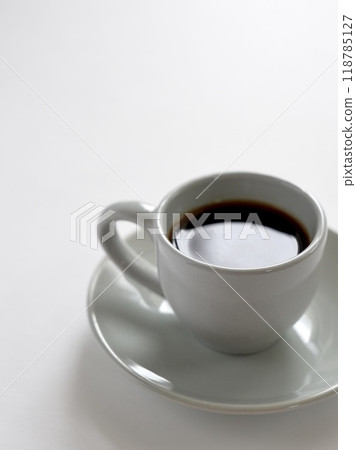 Black coffee on a white table 118785127