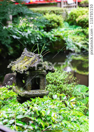 Sanzen-in Temple (the birthplace of chanting), Sakyo Ward, Kyoto City, Ohara Raigoin-cho, Jyuhekien (a collapsed house-shaped lantern) 118785150