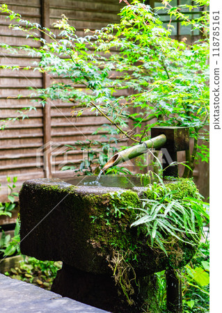 Sanzen-in Temple (the birthplace of chanting), Ohara Raigoin-cho, Sakyo-ku, Kyoto City, Kyoto Prefecture. Guest hall (tsukubai) Sanzen-in Temple (the birthplace of chanting), Ohara Raigoin-cho, Sakyo-ku, Kyoto City, Kyoto Prefecture. Guest hall (tsukubai) 118785161