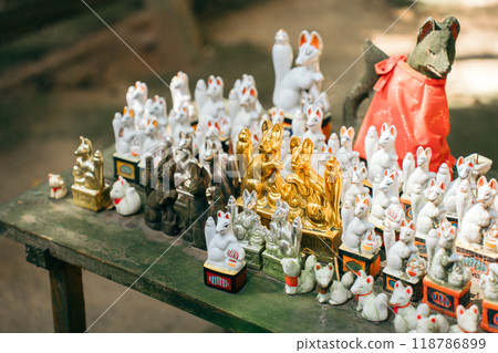 稻荷雕像眾多的風景(鹿島神社) 稻荷雕像眾多的風景(鹿島神社) 118786899