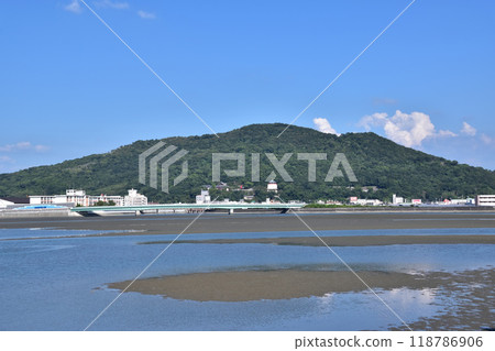 Wakaura tidal flats, Kimiidera Temple and Mt. Namakusa 118786906