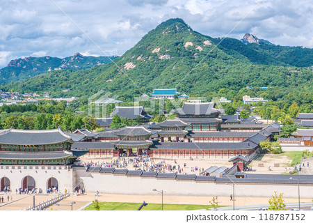 Aerial panoramic of Gyeongbokgung palace and the Blue House , Seoul, South Korea 118787152