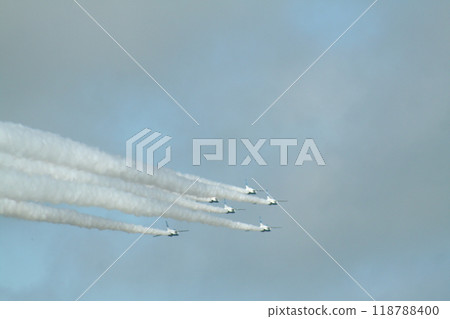 Blue impulse flying in formation Blue impulse flying in formation 118788400