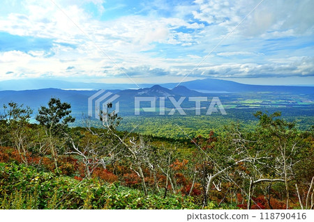 Panorama of Mount Iou and Lake Kussharo seen from Lake Mashu No. 1 Observation Deck 118790416