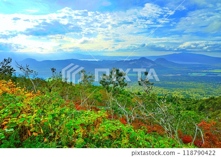 Panorama of Mount Iou and Lake Kussharo seen from Lake Mashu No. 1 Observation Deck 118790422