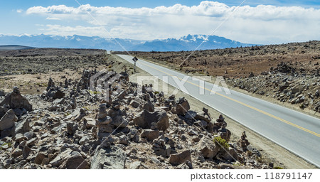 Paved road crossing volcanos viewpoint, Peru Paved road crossing volcanos viewpoint, Peru 118791147