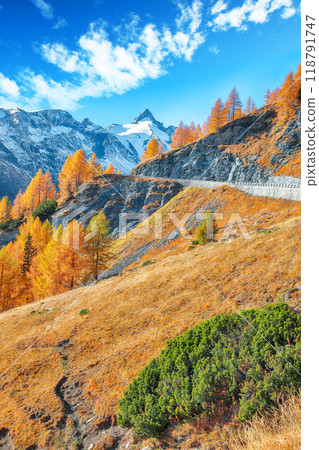 Incredible view of moutaine scenery at Grossglockner High Alpine Road during autumn. Incredible view of moutaine scenery at Grossglockner High Alpine Road during autumn. 118791747