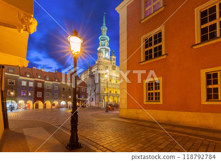 Evening View of Poznan Old Town Square with Illuminated Town Hall Evening View of Poznan Old Town Square with Illuminated Town Hall 118792784