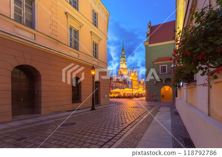 Evening View of Poznan Old Town Square with Illuminated Town Hall Evening View of Poznan Old Town Square with Illuminated Town Hall 118792786