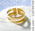 Gold ring 118794700