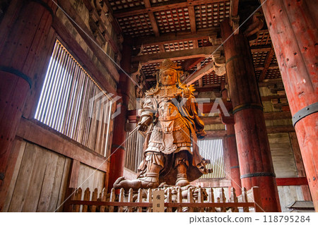 Todai-ji temple in Nara, japan 118795284