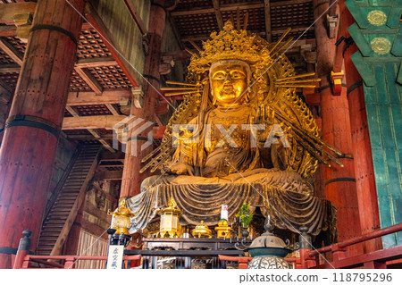 Todai-ji temple in Nara, japan 118795296