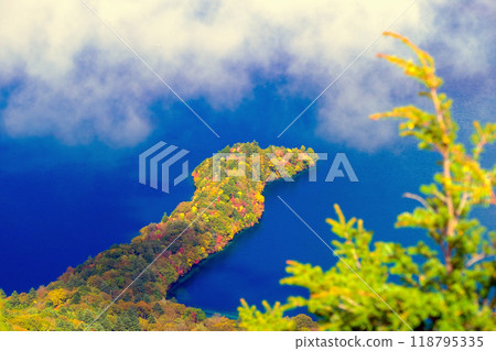 八丁島和秋天的霧 118795335