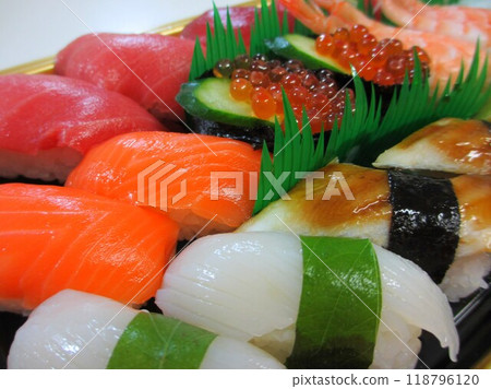 Delicious handful sushi Delicious handful sushi 118796120
