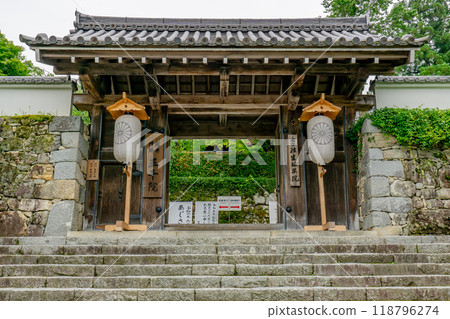 Gotenmon Gate, Sanzen-in Temple (the birthplace of Shomyo), Ohara Raigoin-cho, Sakyo Ward, Kyoto City Gotenmon Gate, Sanzen-in Temple (the birthplace of Shomyo), Ohara Raigoin-cho, Sakyo Ward, Kyoto City 118796274