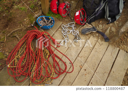 Mountaineering and rock climbing equipment. Safety rope and carabiners. Repair and installation works. Mountaineering and rock climbing equipment. Safety rope and carabiners. Repair and installation works. 118800487