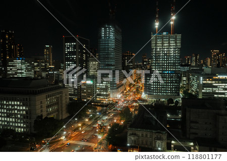 大阪禦堂筋夜景（興建中的淀橋雙子星大樓，2024 年 9 月） 118801177