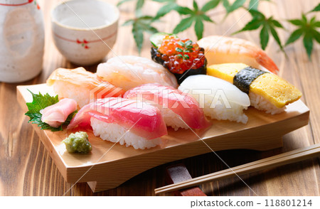 Assorted nigiri sushi served on sushi sandals 118801214