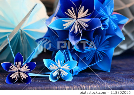 Origami cranes and hydrangeas - origami inspired by Japan Origami cranes and hydrangeas - origami inspired by Japan 118802095
