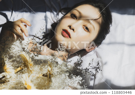 穿著婚紗的女人 118803446