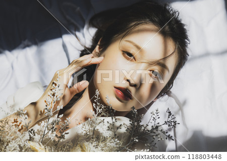 穿著婚紗的女人 118803448