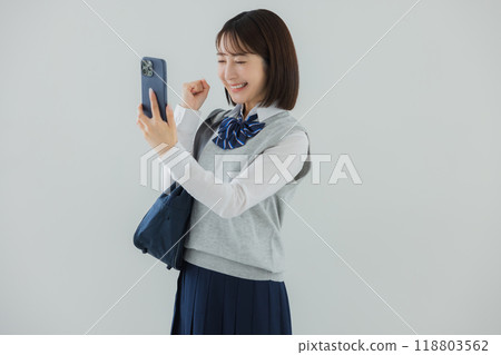 智能手機的高中女孩 智能手機的高中女孩 118803562