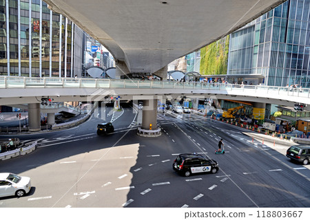 Circle pedestrian bridge connecting Shibuya Station Scramble Square Circle pedestrian bridge connecting Shibuya Station Scramble Square 118803667