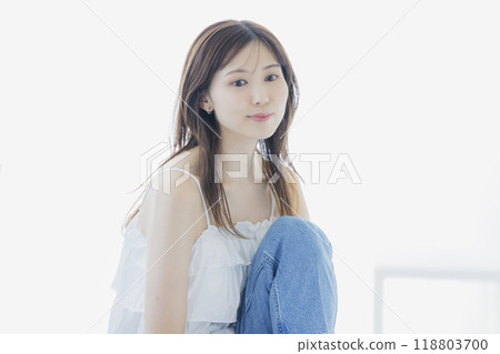 Young lady's portrait 118803700