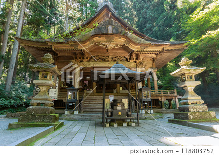 光前寺【國家指定名勝】本殿前及常設香爐 / 長野縣駒根市 118803752