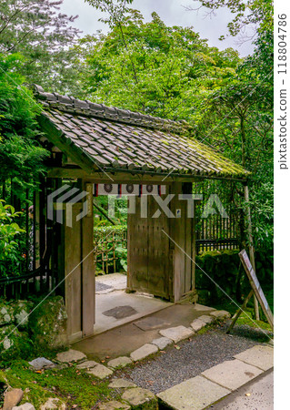 京都市左京區大原莊町寂光院西門(與平家物語有關的尼姑庵) 京都市左京區大原莊町寂光院西門(與平家物語有關的尼姑庵) 118804786