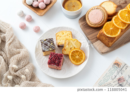 享用西式甜點的休息時間 118805041