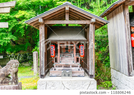 Shusse Inari Shrine (God of success and good fortune) in Ohara Raigoincho, Sakyo Ward, Kyoto City Mitsuishi-no-Okami (Rokuishi-no-Okami), God of victory Shusse Inari Shrine (God of success and good fortune) in Ohara Raigoincho, Sakyo Ward, Kyoto City Mitsuishi-no-Okami (Rokuishi-no-Okami), God of victory 118806246