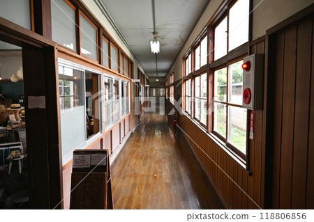 老品質小學 118806856