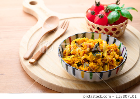 南瓜沙拉（南瓜沙拉） 用香甜蓬鬆的南瓜拌上蛋黃醬製成的沙拉。 118807101