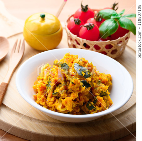 Pumpkin salad: A salad made with sweet, steamy pumpkin tossed in mayonnaise. 118807108