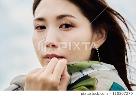 Portrait of a woman with flowing hair 118807270