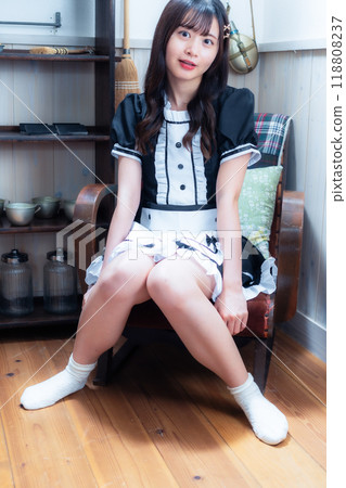年輕女子女僕服裝 年輕女子女僕服裝 118808237