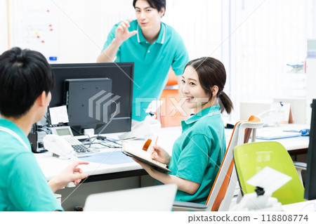 Young home helper team Young home helper team 118808774