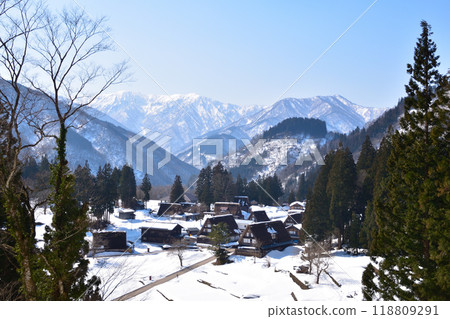 Winter Gokayama Ainokura Village 118809291