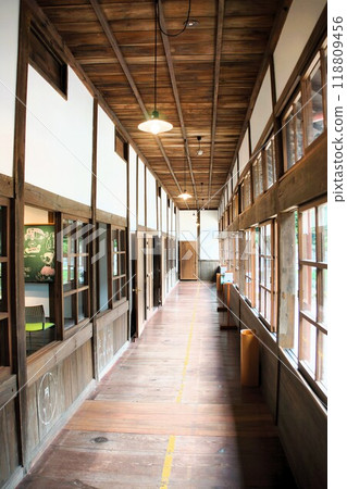 The streetscape of Bitchu Fukiya, Fukiya Furusato Village, Former Fukiya Elementary School corridor (inside the school building) 118809456