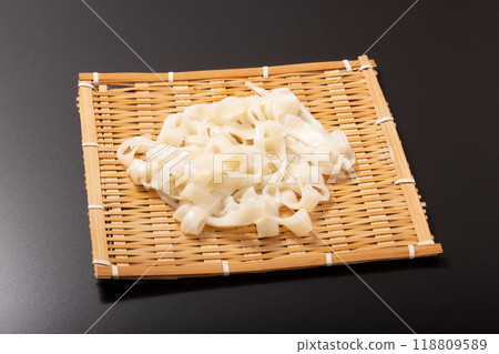 Fushimen (hand-pulled fushimen) from Awaji Island 118809589