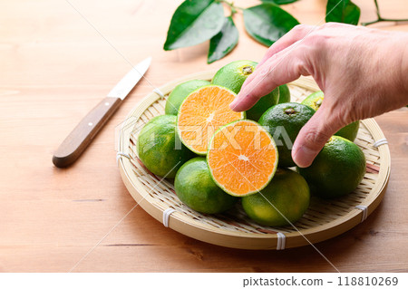 Taste of Autumn Early Mandarin Oranges Unshu Mandarins (Mandarins with a mixture of blue and yellow) Early Mandarin Oranges 118810269