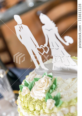 Wedding cake 118811228