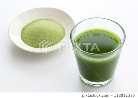 綠色果汁飲料和粉末 118811356